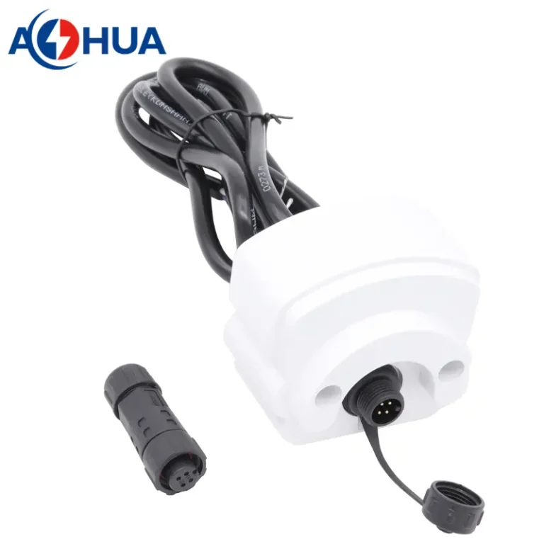 Panel mount wire connectors 4 pin M12
