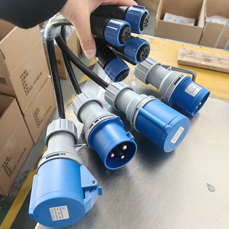 Custom Splitter Waterproof Connector Solution: Power Distribution ...